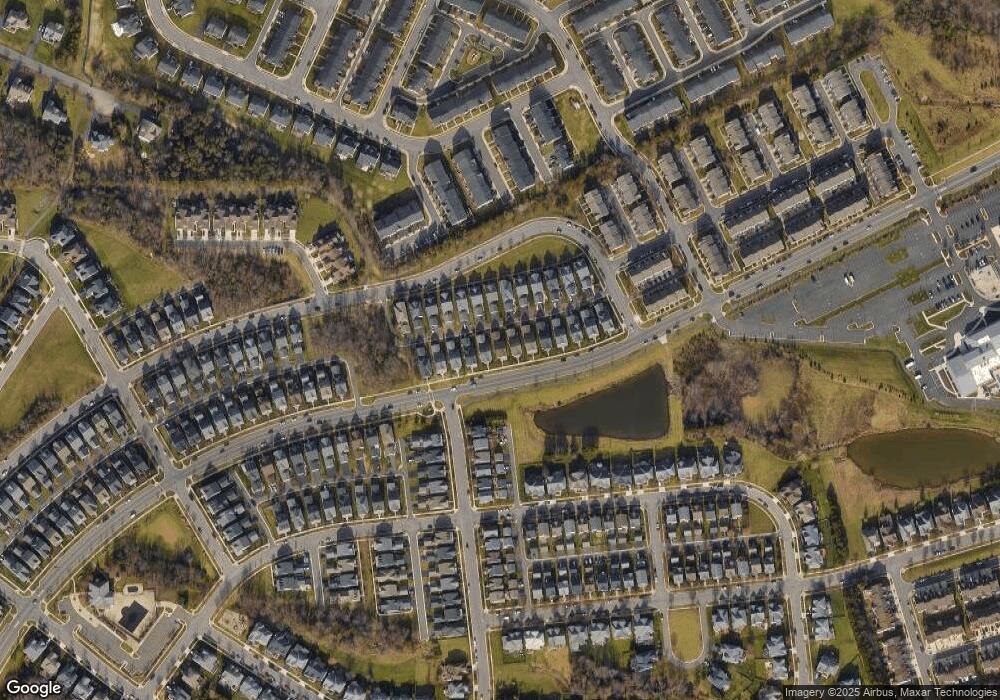 25111 Riding Center Dr, Chantilly, VA 20152 - photo 1