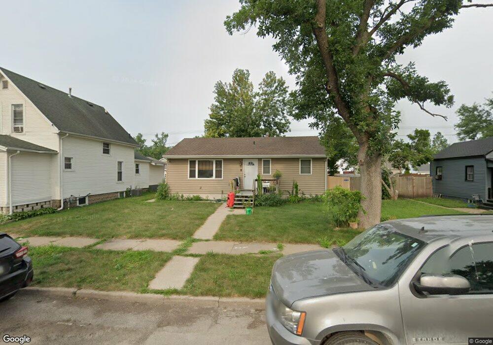1130 10th St NW, Cedar Rapids, IA 52405 - photo 1