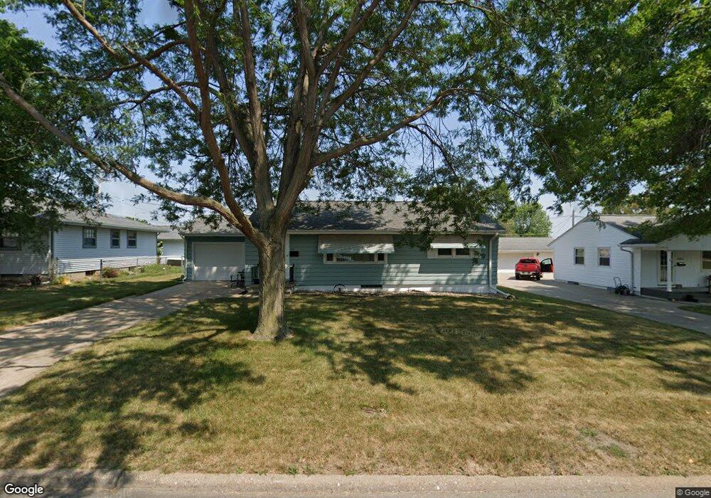 251 24th St NW, Cedar Rapids, IA 52405 - photo 1