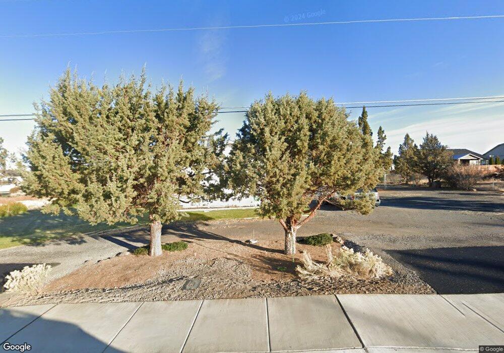 4851 SW Wickiup Ave, Redmond, OR 97756 - photo 1