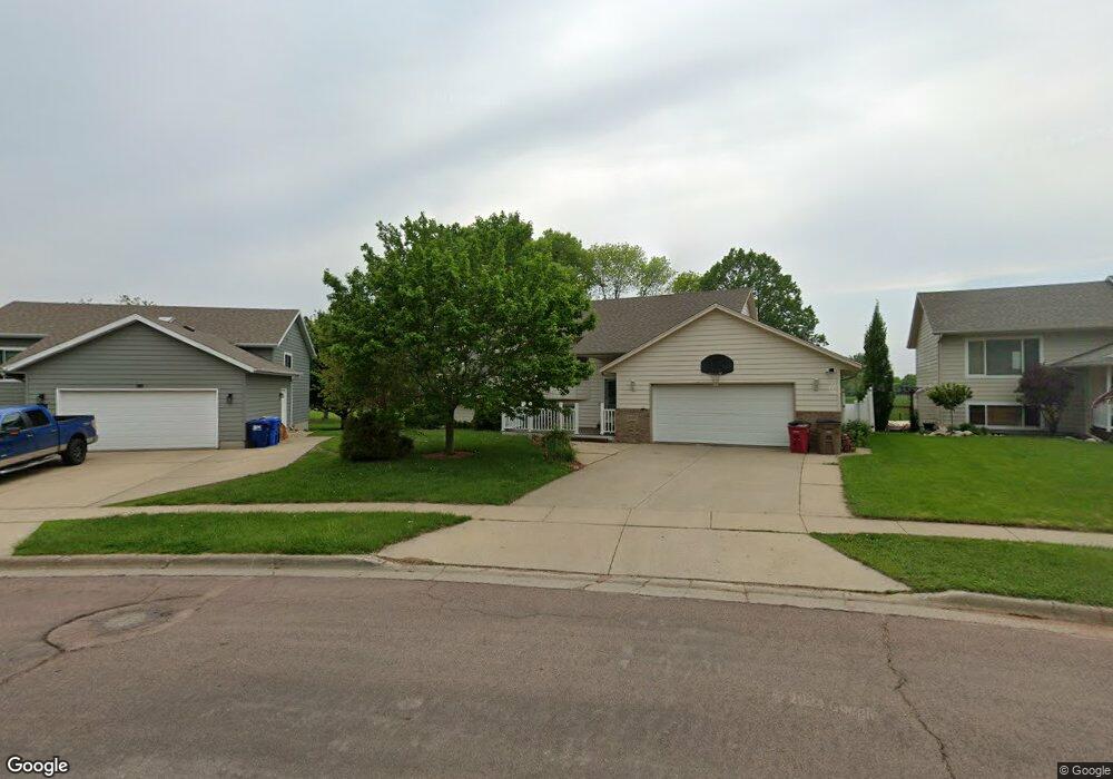 4809 E Maywood Dr, Sioux Falls, SD 57110 - photo 1