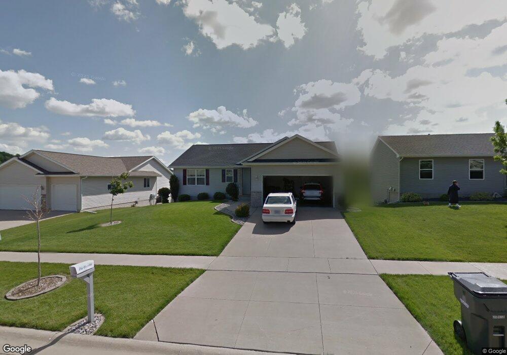 1203 Koudsi Blvd NW, Cedar Rapids, IA 52405 - photo 1