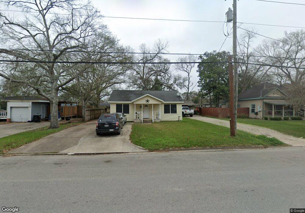 1008 W Sealy St, Alvin, TX 77511 - photo 1