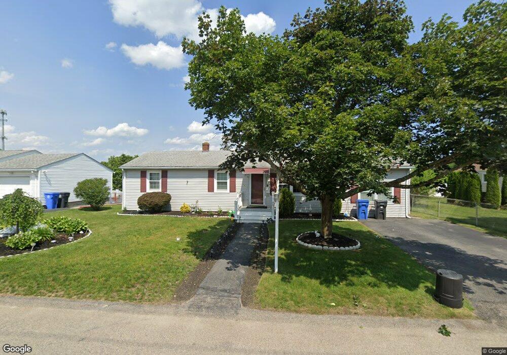 76 Palmer Ave, Cranston, RI 02920 - photo 1