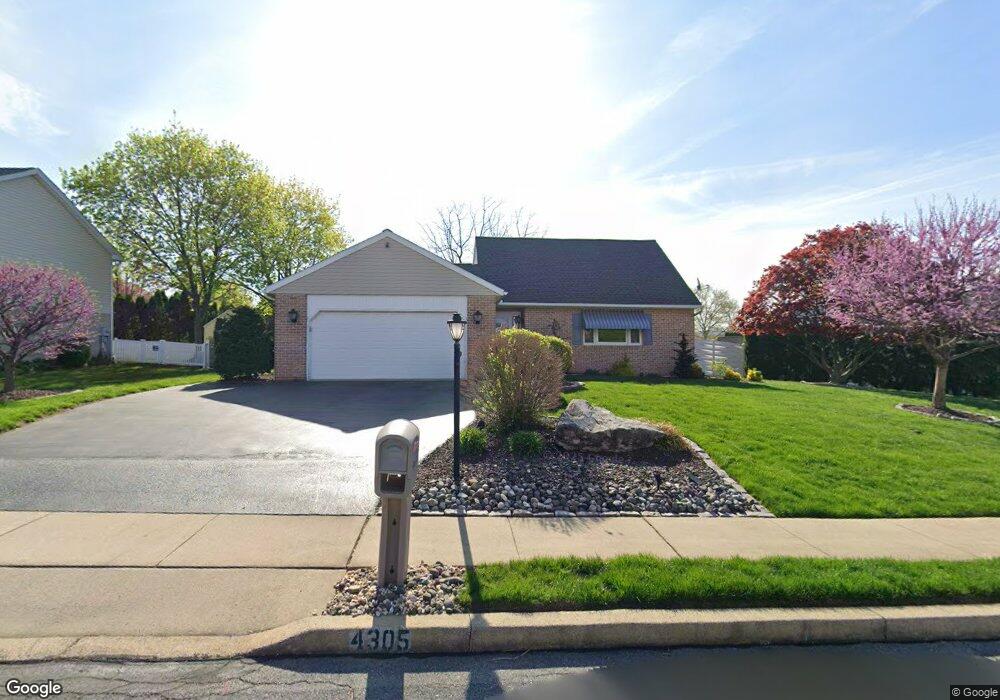 4305 Glenside Dr, Reading, PA 19605 - photo 1