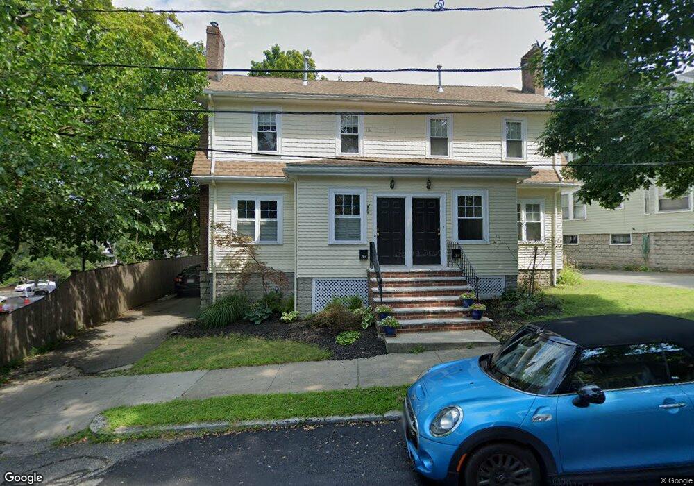 10 Richardson Ave unit 10, Arlington, MA 02476 - photo 1