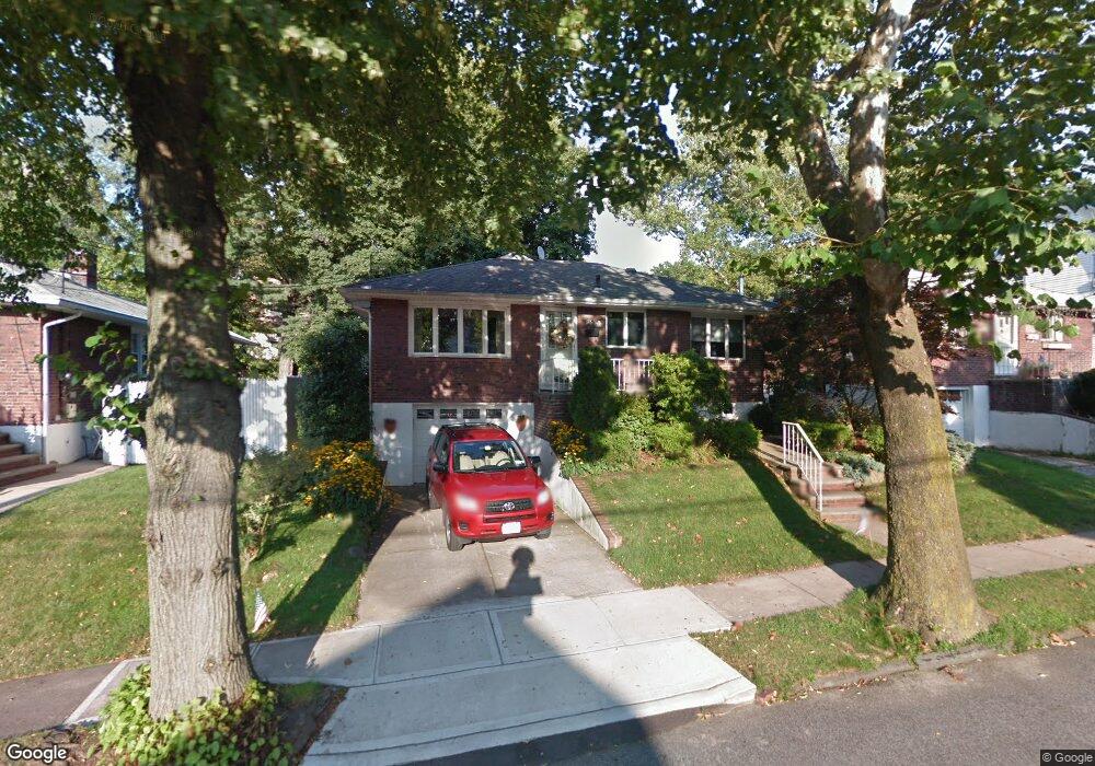 233 Oakwood Ave, Staten Island, NY 10301 - photo 1