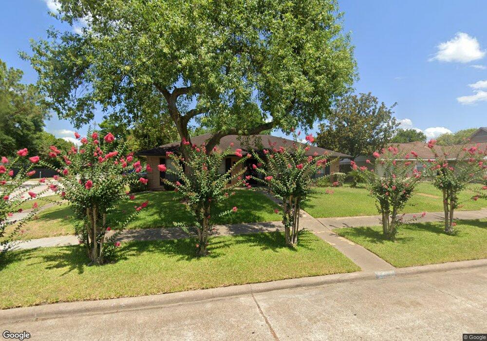 9803 Kirkfalls Dr, Houston, TX 77089 - photo 1