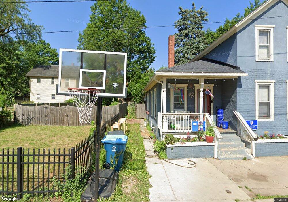 916 Burr Oak Ct, Kalamazoo, MI 49001 - photo 1