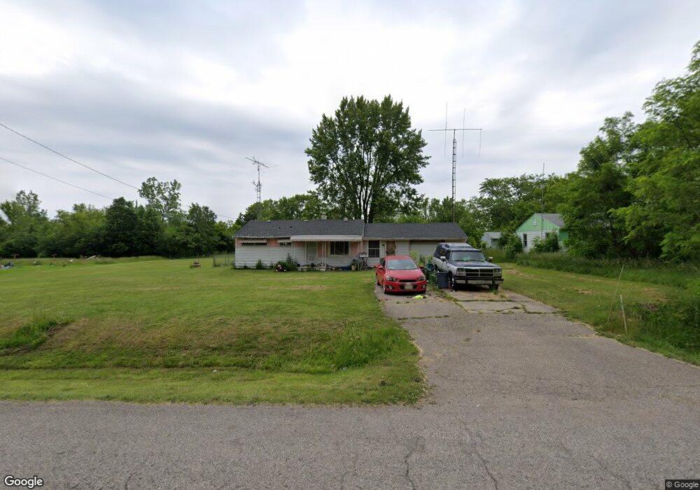 1370 W Princeton Ave, Flint, MI 48505 - photo 1