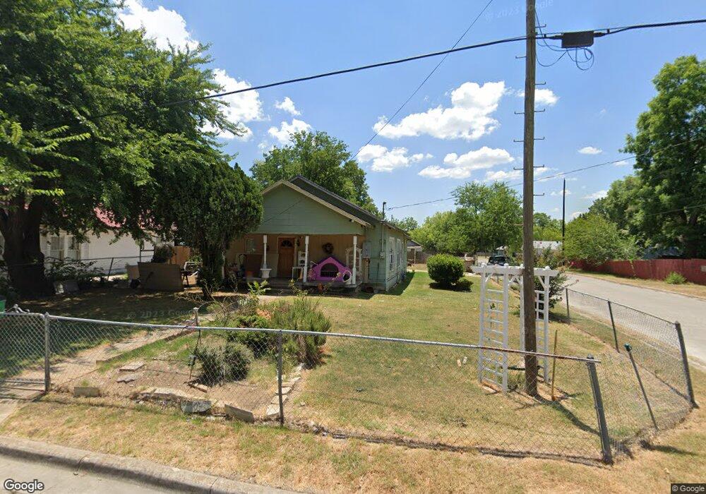 1602 Belcher St, Gainesville, TX 76240 - photo 1