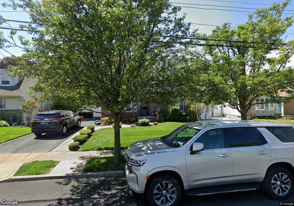 954 Cherry Ln, Franklin Square, NY 11010 - photo 1