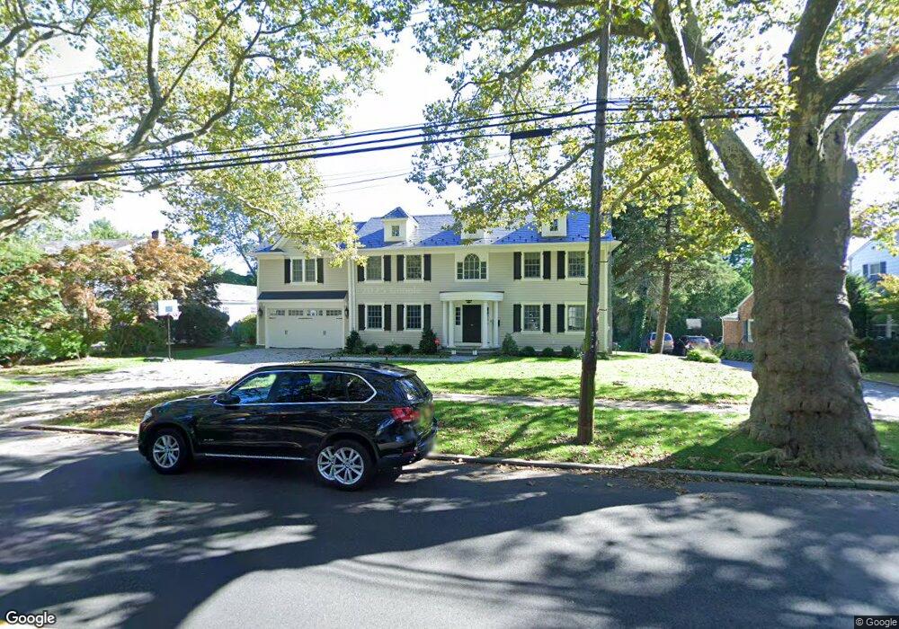 650 Park Ave, Manhasset, NY 11030 - photo 1