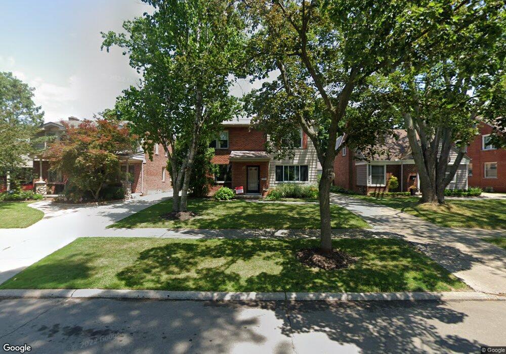 376 Hillcrest Ave, Grosse Pointe Farms, MI 48236 - photo 1