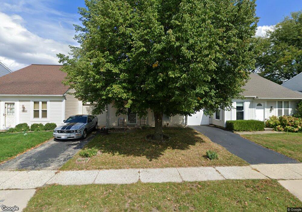 1040 Perry Dr, Algonquin, IL 60102 - photo 1