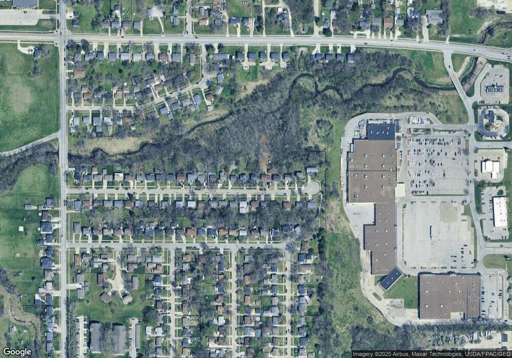 808 E Hackley Ave, Des Moines, IA 50315 - photo 1