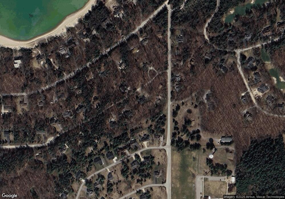 12492 Pineridge Dr, Charlevoix, MI 49720 - photo 1