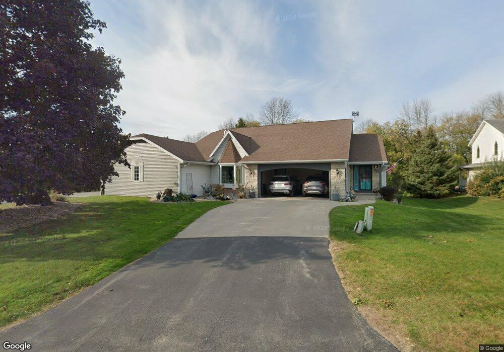 2563 N Millbrook Rd, Appleton, WI 54914 - photo 1