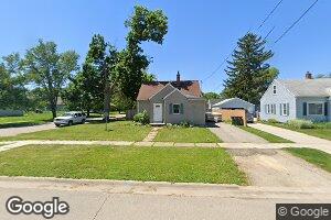 1522 W 6th St, Waterloo, IA 50702