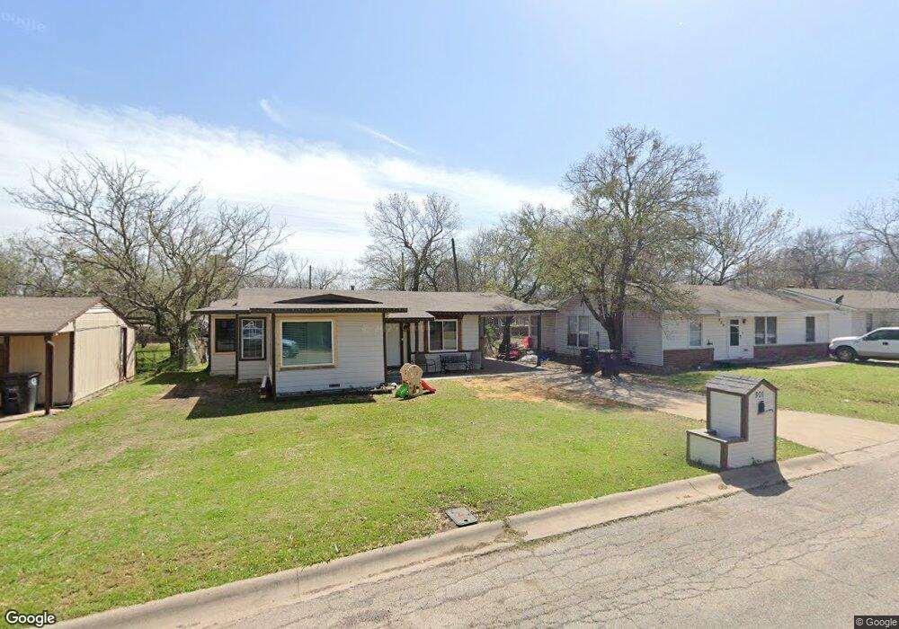 907 Euclid St, Cleburne, TX 76033 - photo 1