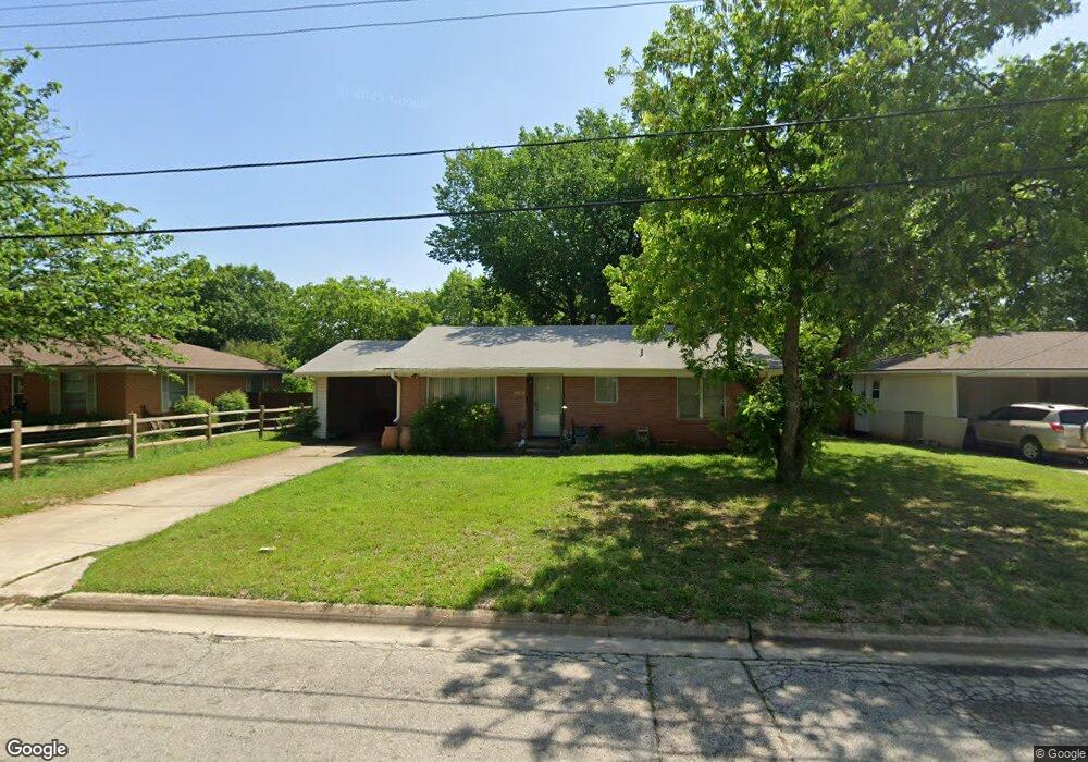 1310 Magnolia St, Gainesville, TX 76240 - photo 1