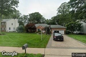 41 Dundee Rd, Kendall Park, NJ 08824