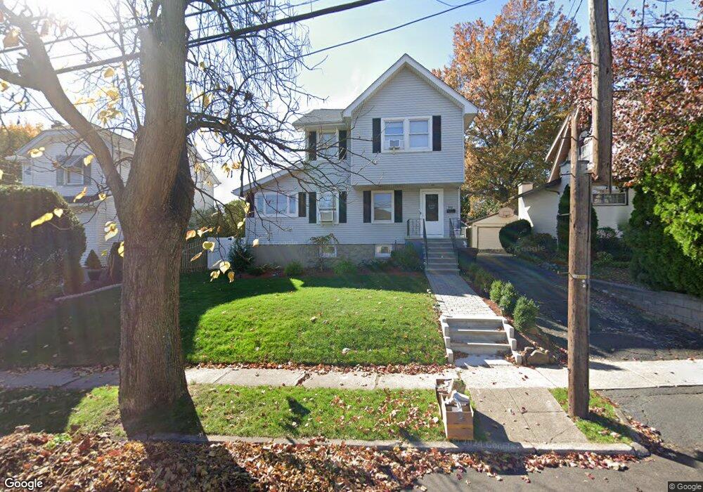 902 Ray Ave, Ridgefield, NJ 07657 - photo 1