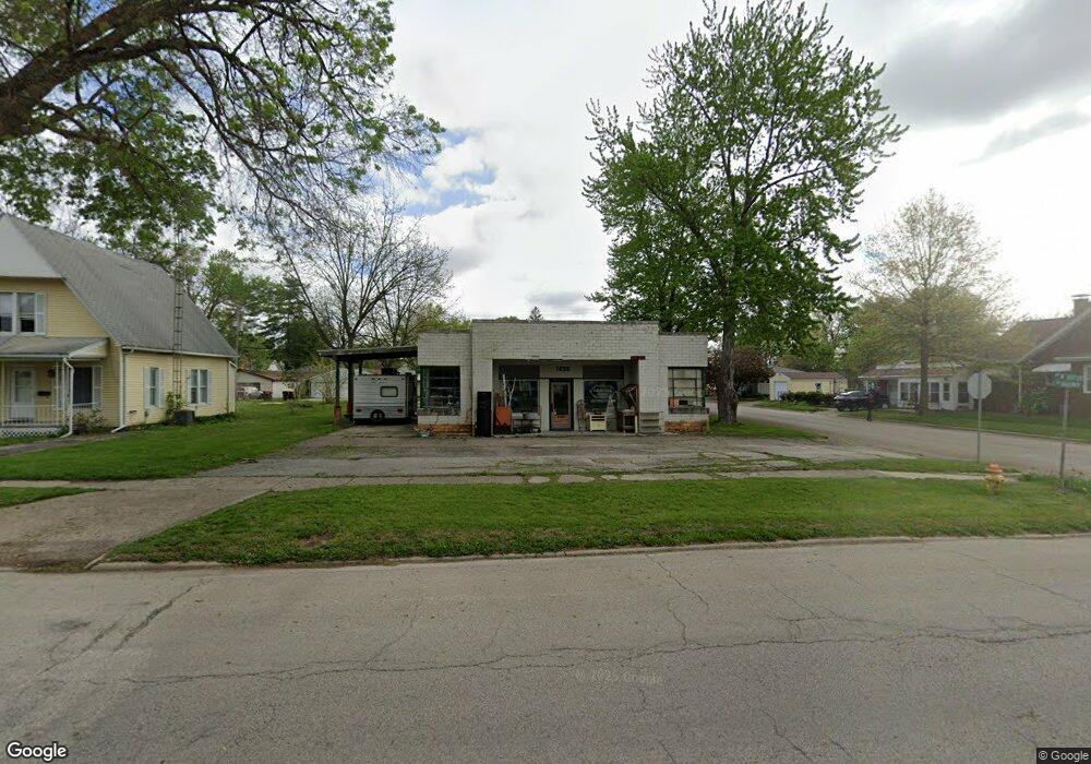 1028 Broadway St, Lincoln, IL 62656 - photo 1