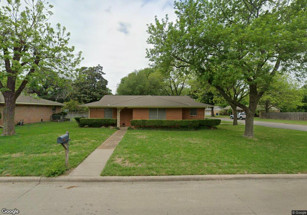 1413 Nichols St, Ennis, TX 75119 - photo 1