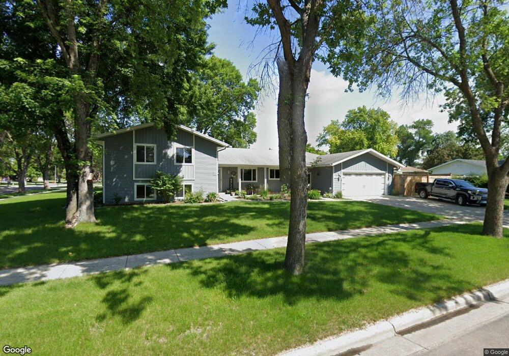 2515 Maple St N, Fargo, ND 58102 - photo 1