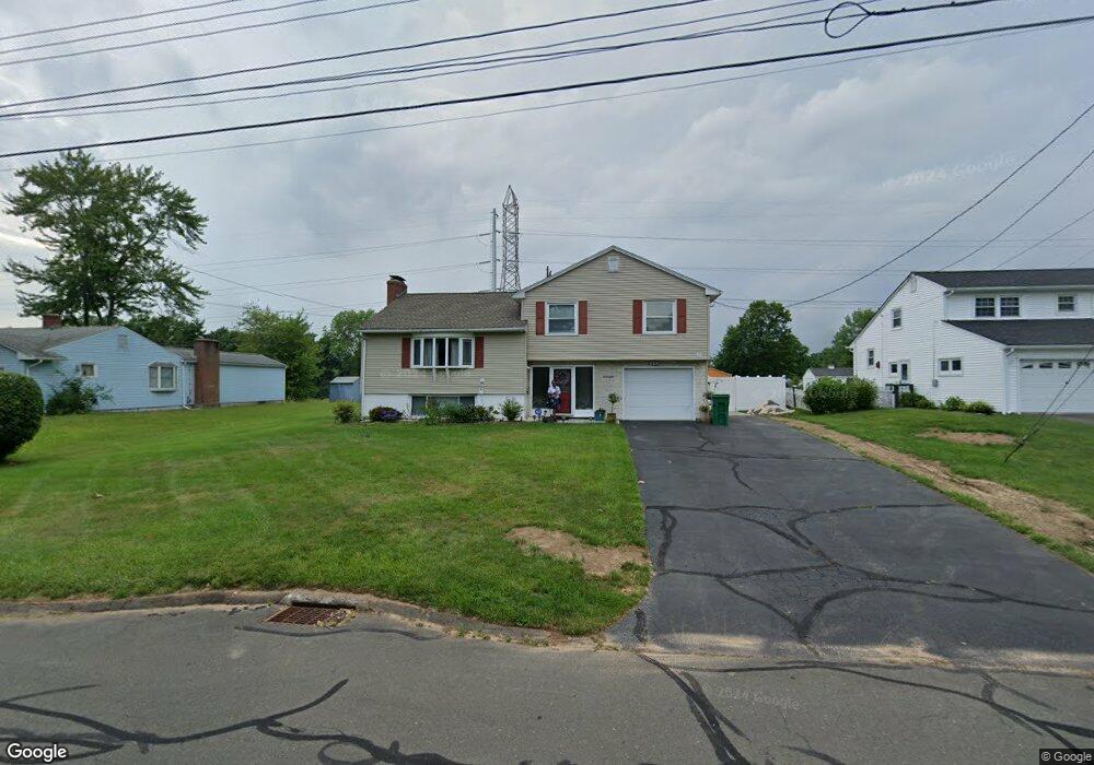 17 Craigmore Rd, Bloomfield, CT 06002 - photo 1