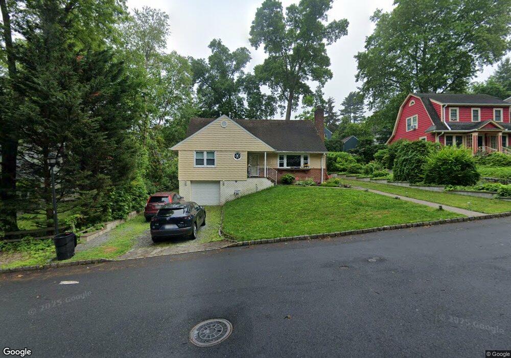 24 Valley View Rd, Great Neck, NY 11021 - photo 1