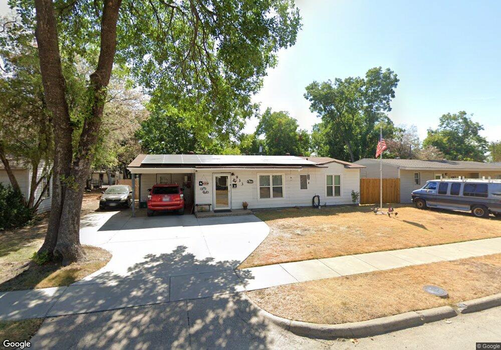 933 Highland Dr, Grand Prairie, TX 75051 - photo 1