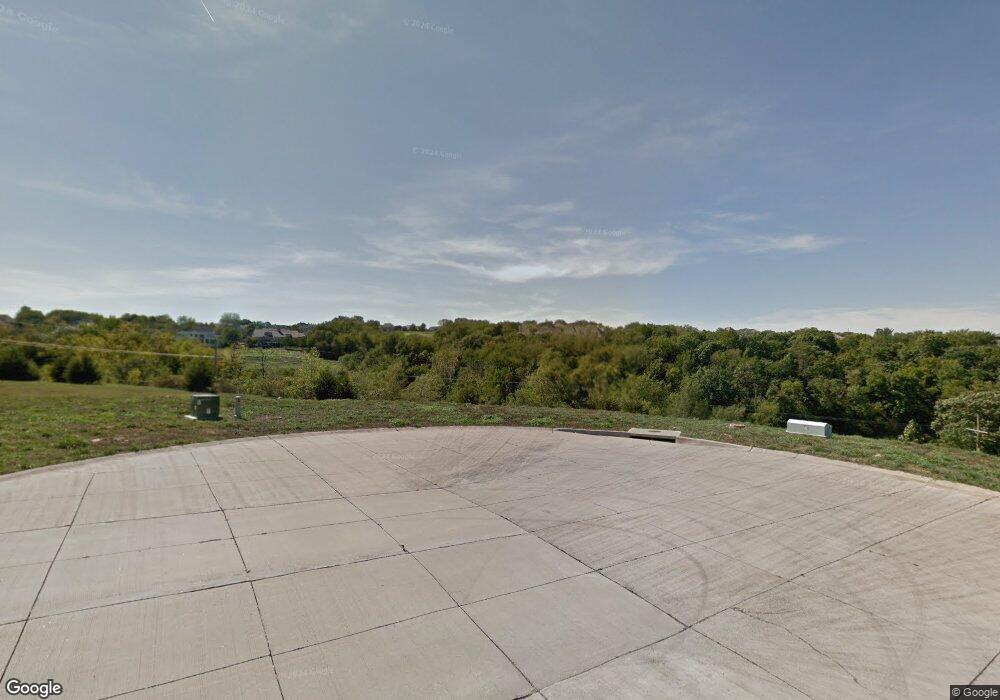 9308 Pinnacle St, Lenexa, KS 66220 - photo 1