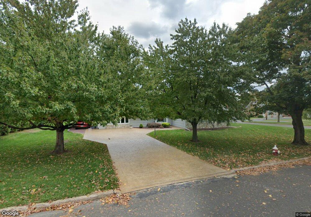 2 Sycamore Rd, Levittown, PA 19056 - photo 1