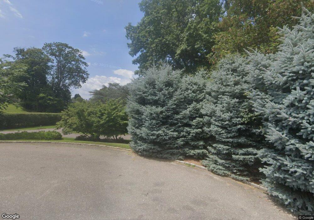 8 Vanderbilt Dr, Port Washington, NY 11050 - photo 1