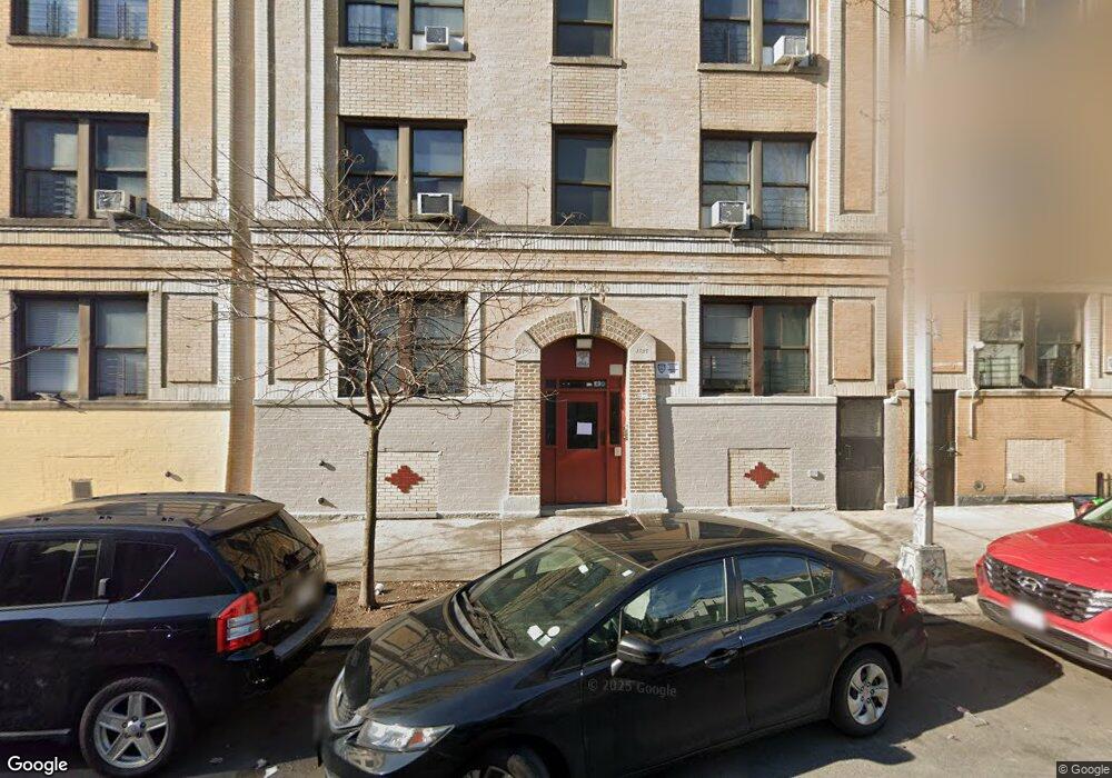 276 E 199th St, Bronx, NY 10458 - photo 1