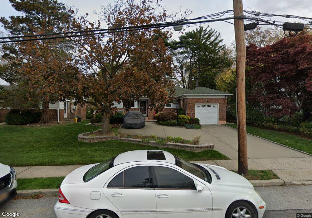 24 Herkimer Ave, Hewlett, NY 11557 - photo 1