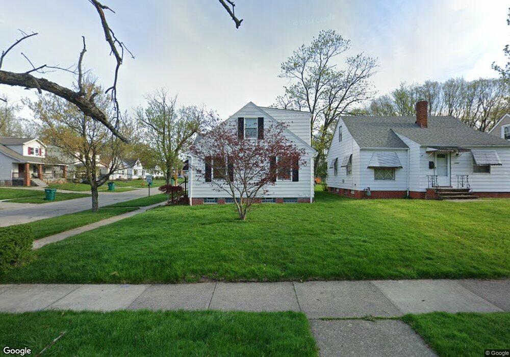 18401 Raymond St, Maple Heights, OH 44137 - photo 1