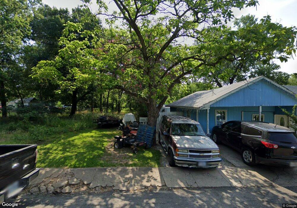 210 Elm St, Bonham, TX 75418 - photo 1