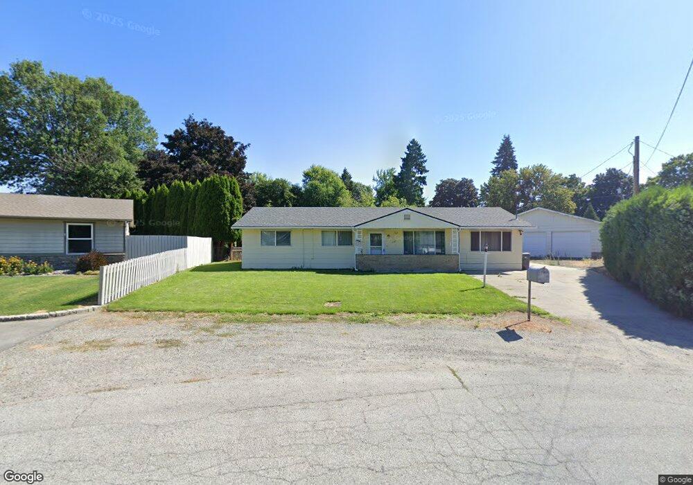 1127 2nd St SE, East Wenatchee, WA 98802 - photo 1