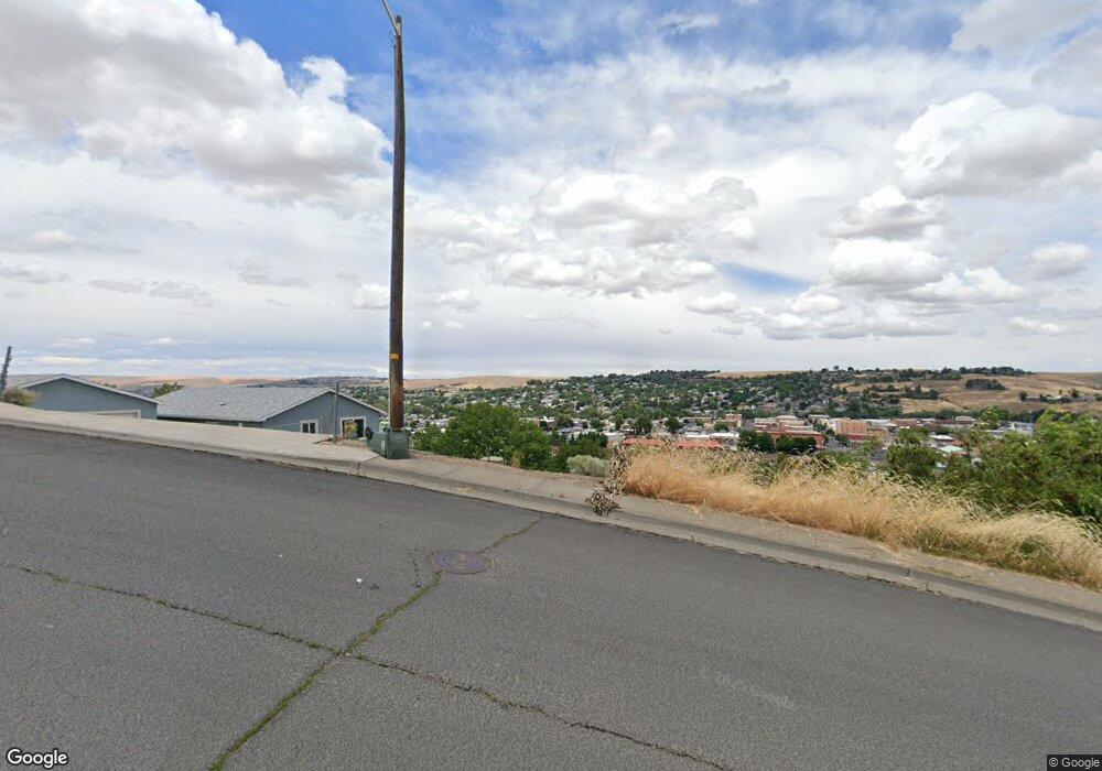 829 SW 1st St, Pendleton, OR 97801 - photo 1