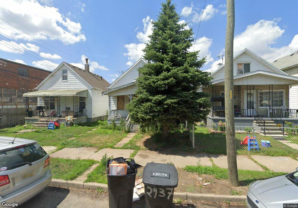 2925 Mcpherson St, HamtraMcK, MI 48212 - photo 1
