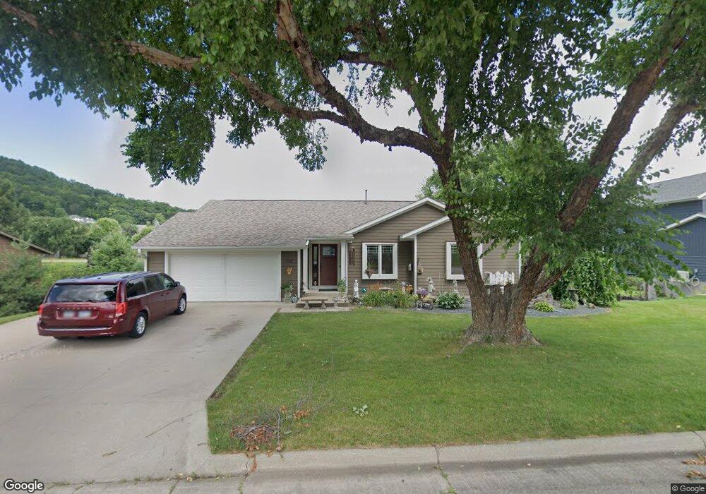 718 Jonathan Ln, La Crescent, MN 55947 - photo 1