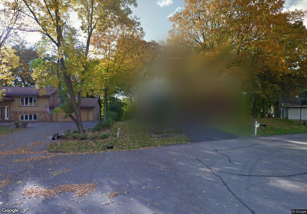 17596 Hampton Ct, Minnetonka, MN 55345 - photo 1