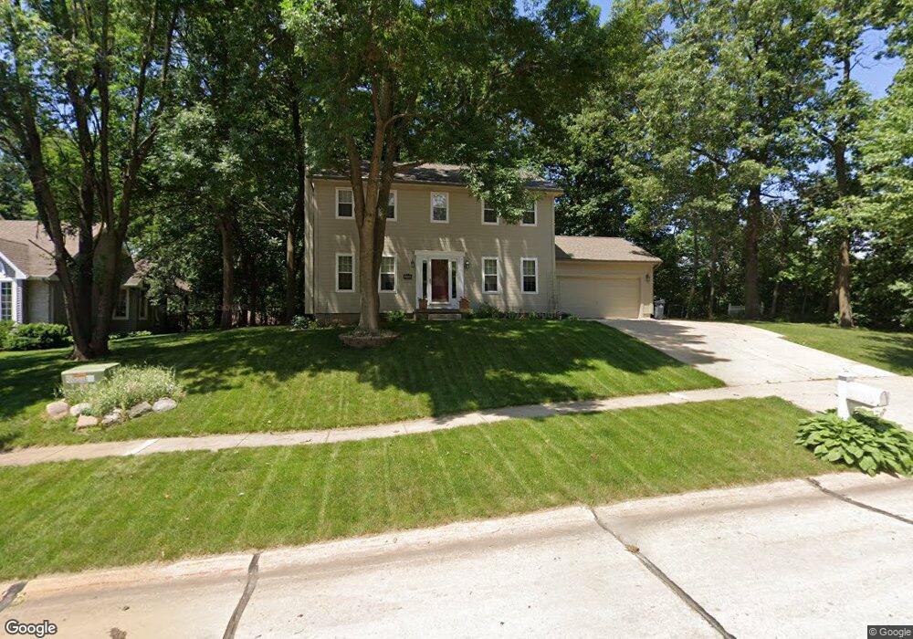 3449 Sycamore Ct NE, Cedar Rapids, IA 52402 - photo 1