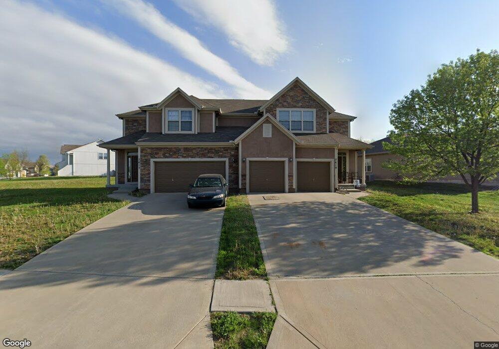 7617 Mccoy St, Shawnee, KS 66227 - photo 1