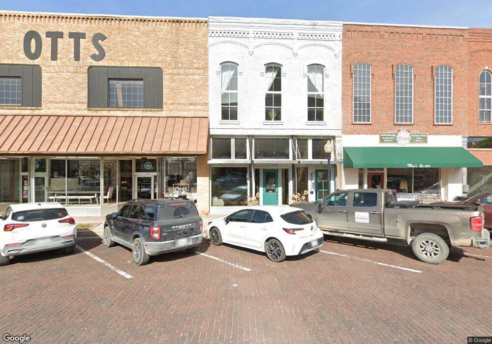 111 S Commerce St, Gainesville, TX 76240 - photo 1