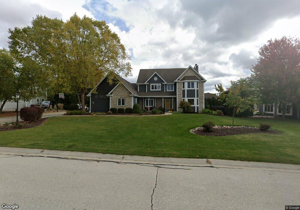 W146N7056 Winter Hollow Dr, Menomonee Falls, WI 53051 - photo 1
