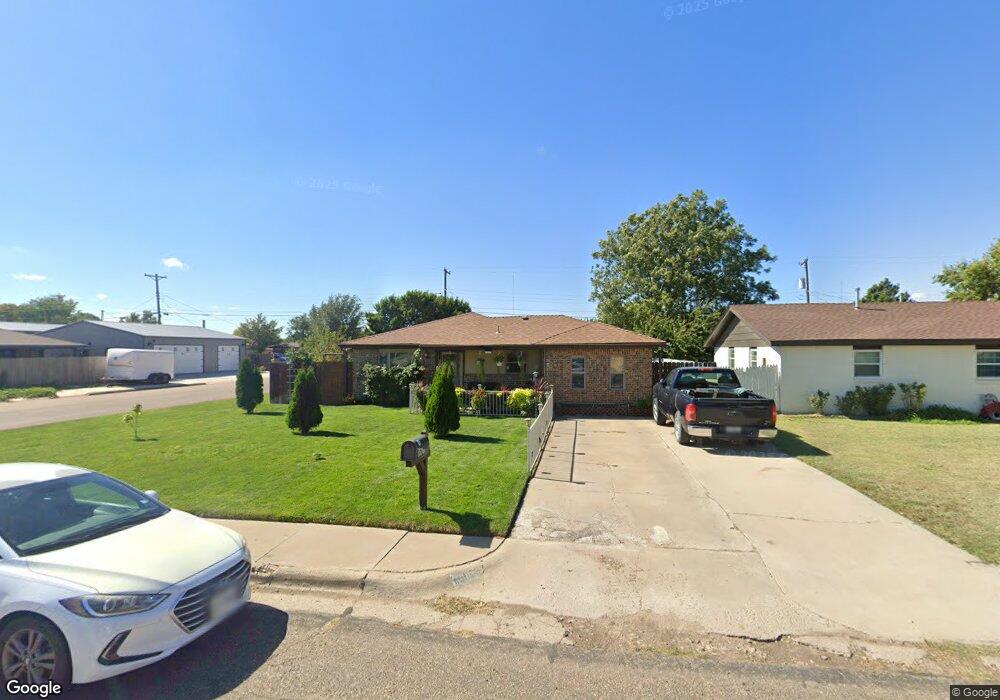 601 Pine Ave, Dumas, TX 79029 - photo 1